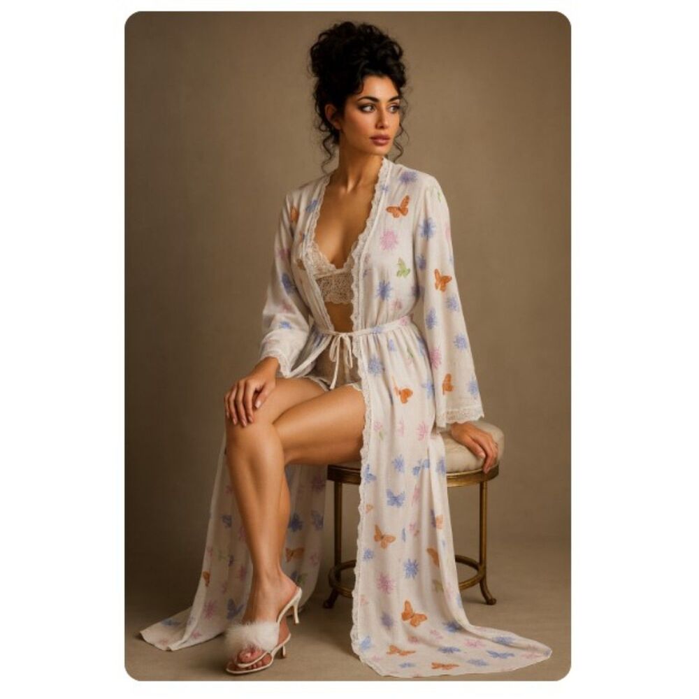 Valerie Stevens Intimates Robe Sheer Lavendar Floral Butterflies Lace Womens L